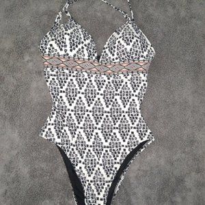 Rip Curl Women’s South Winds ONE Piece Swimsuit, Black/White, Large